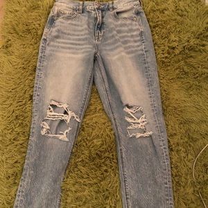 super cute american eagle mom jeans!!